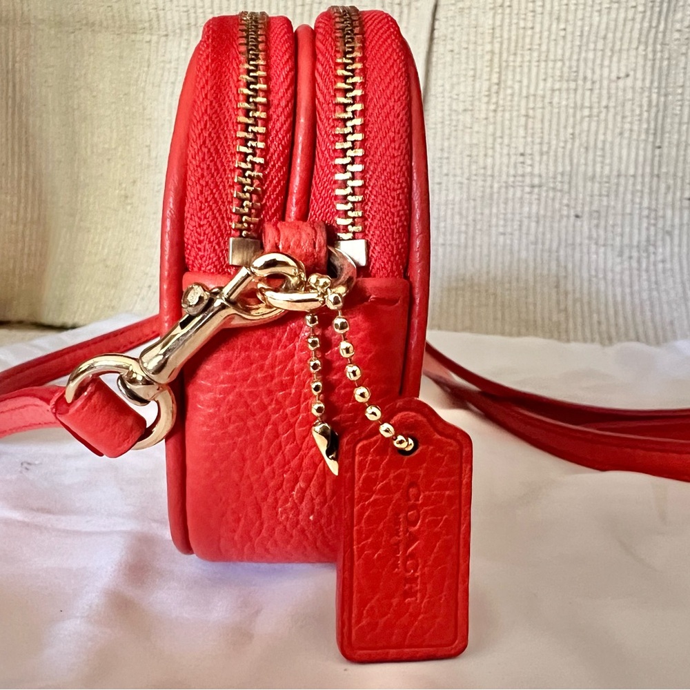 Coach Coral Red Pebbled Leather Crossbody Camera Bag - Picture 4 of 9